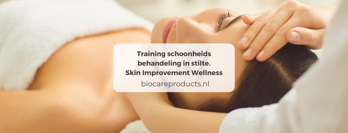 Training schoonheidssbehandeling in stilte. INIKA Organic Skin Improvement Wellness Treatment.